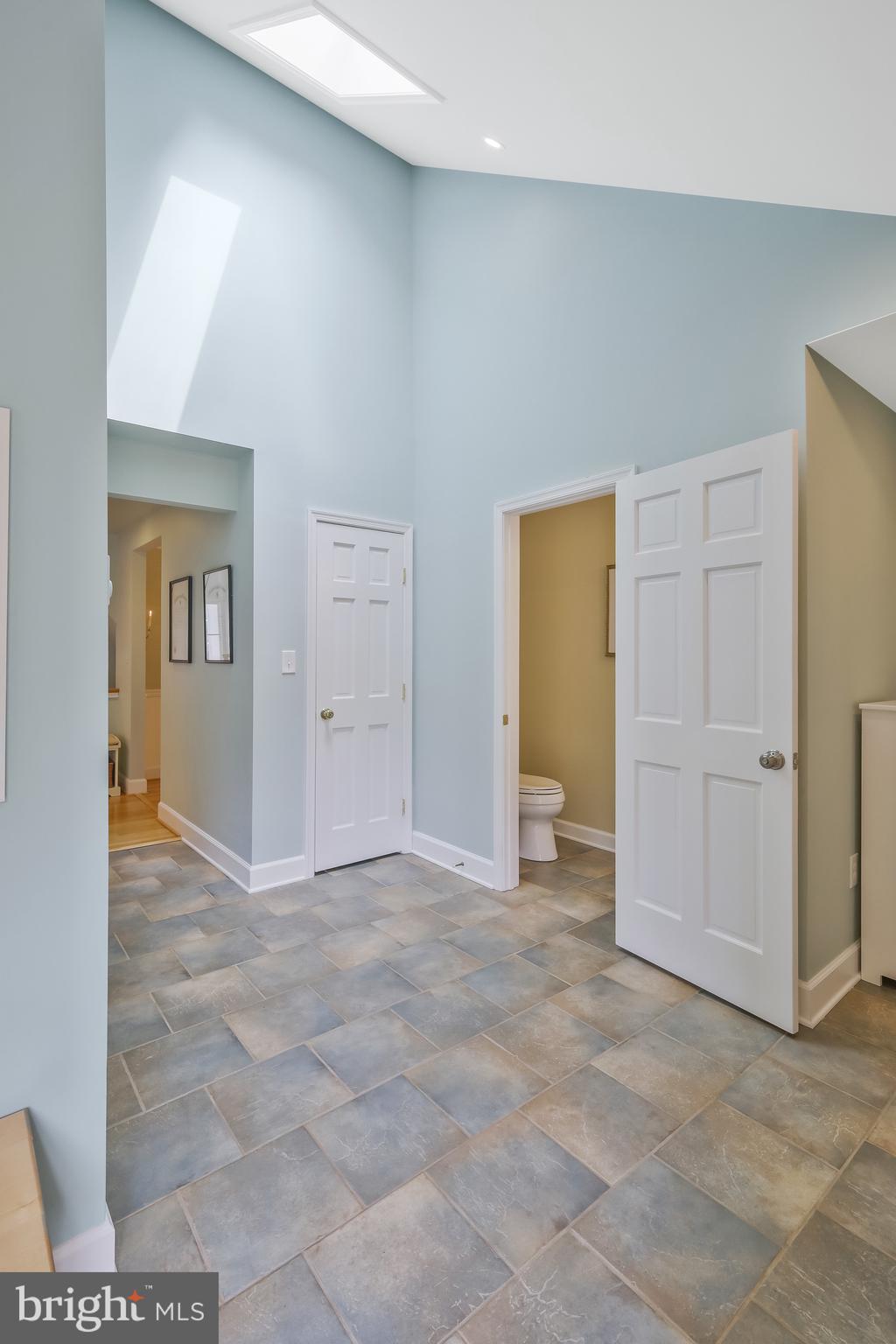 GOLF CLUB MANOR - Residential