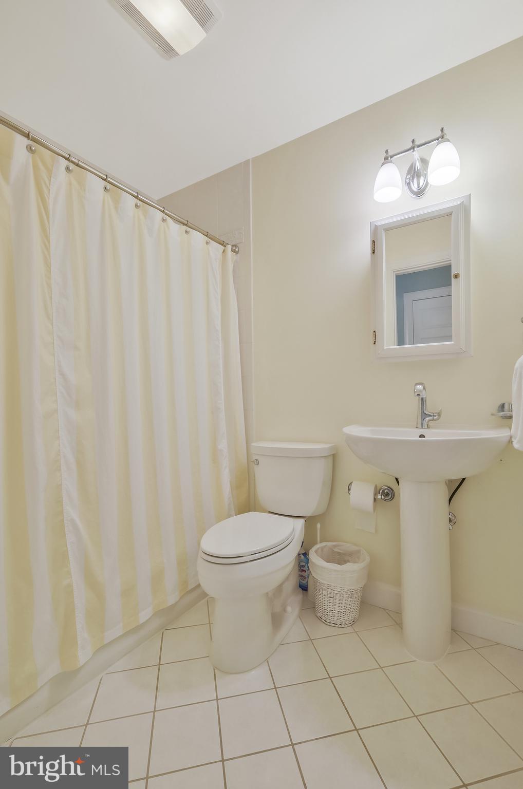 GOLF CLUB MANOR - Residential