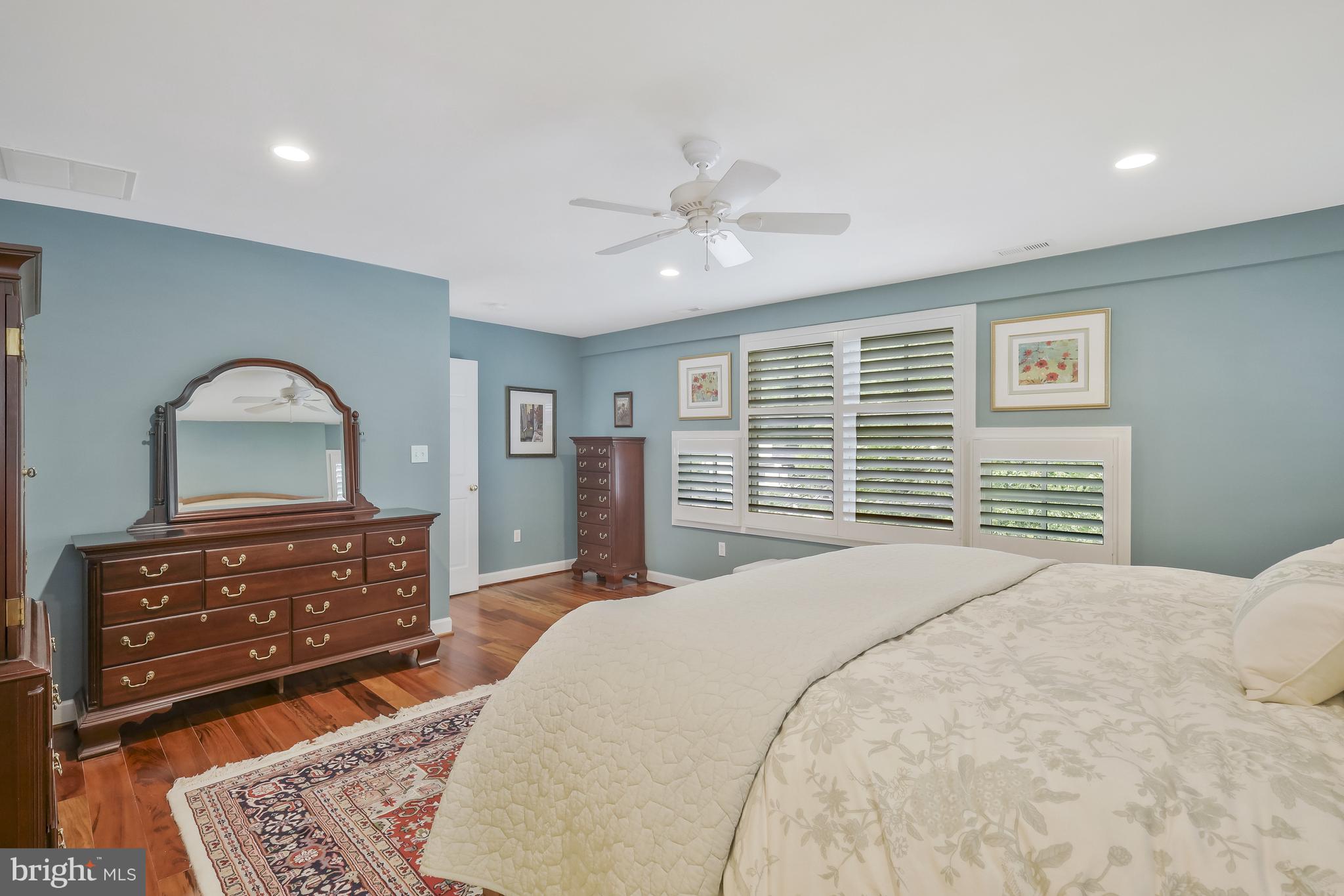 GOLF CLUB MANOR - Residential