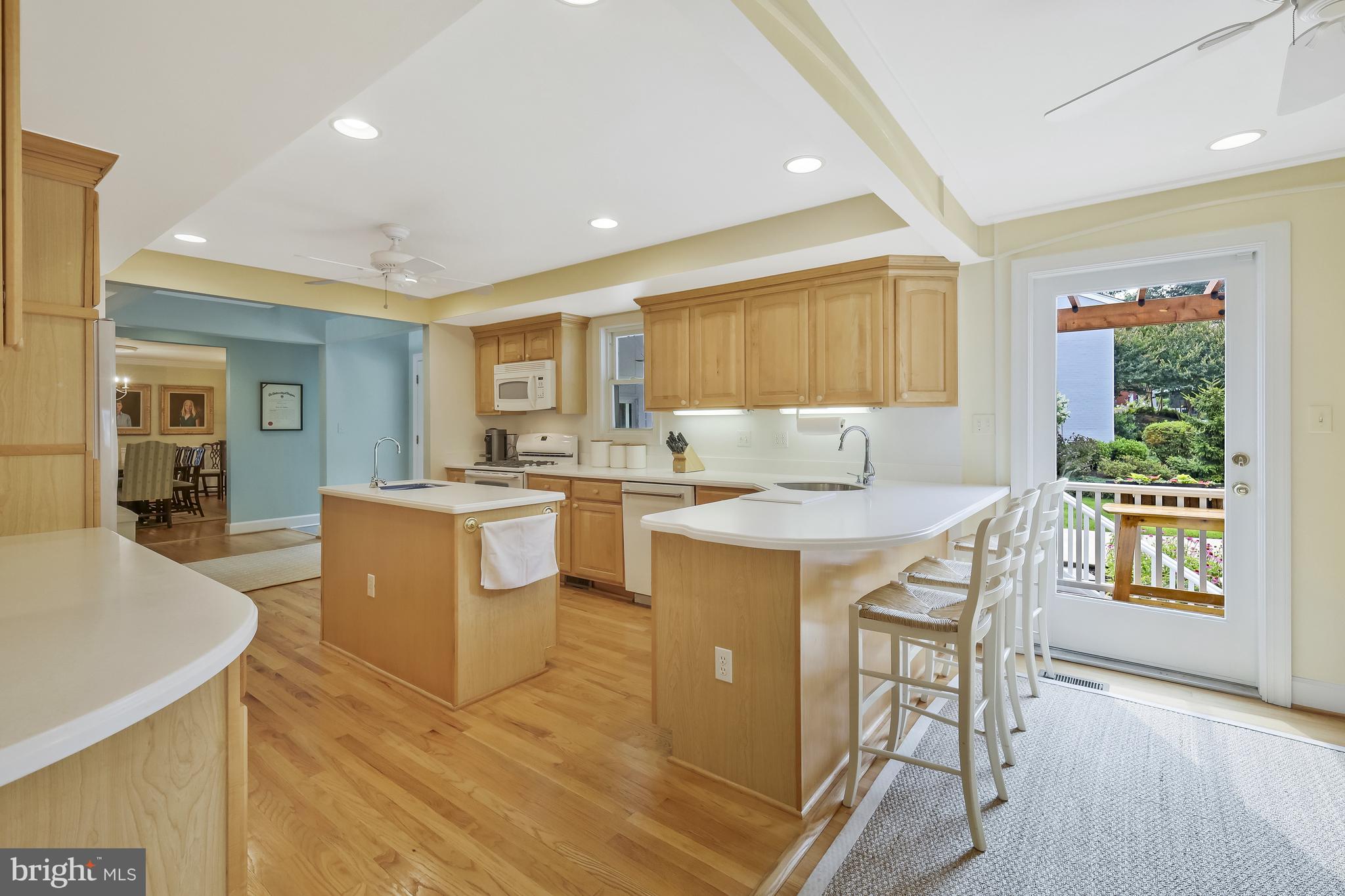 GOLF CLUB MANOR - Residential