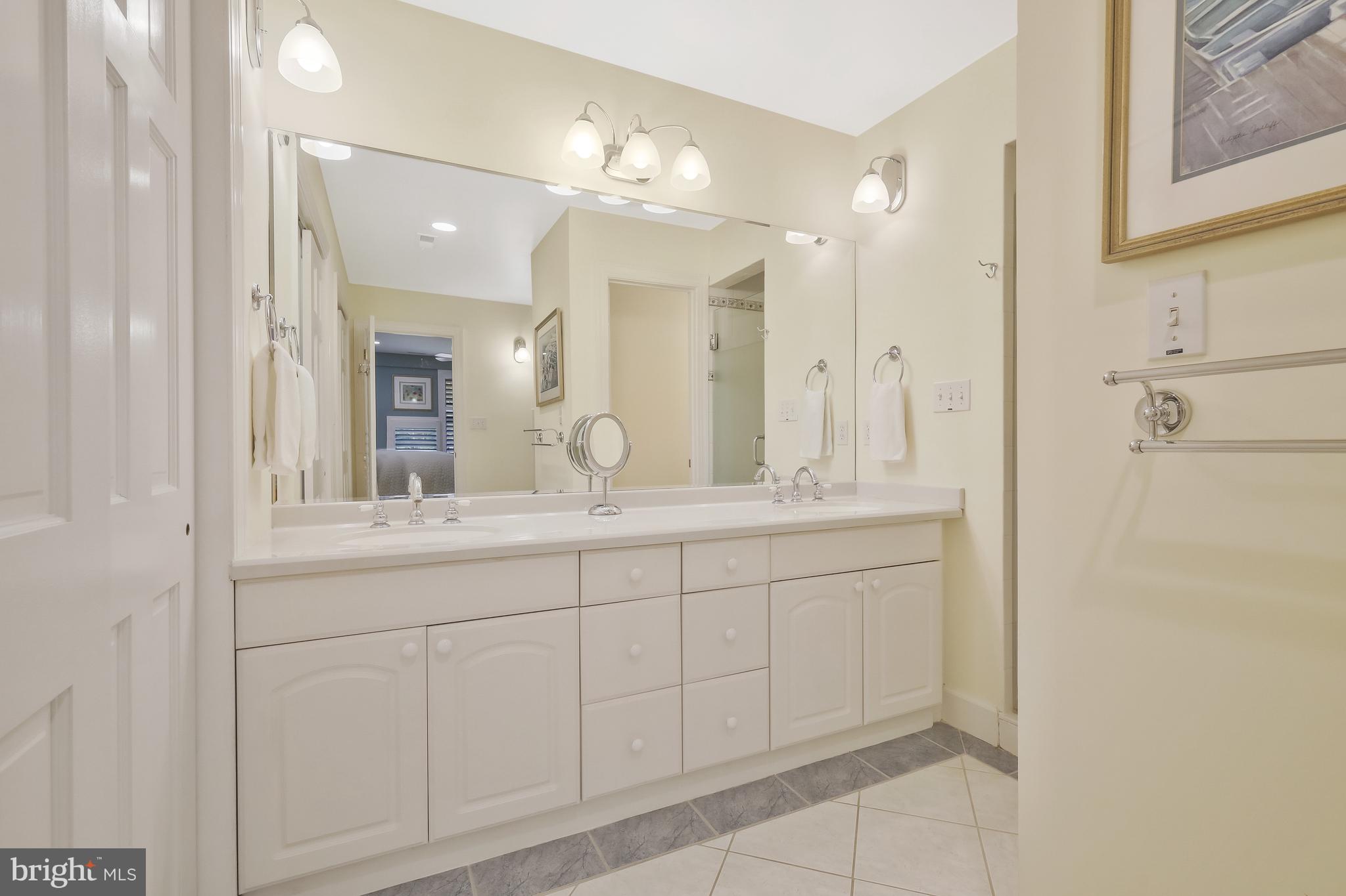 GOLF CLUB MANOR - Residential