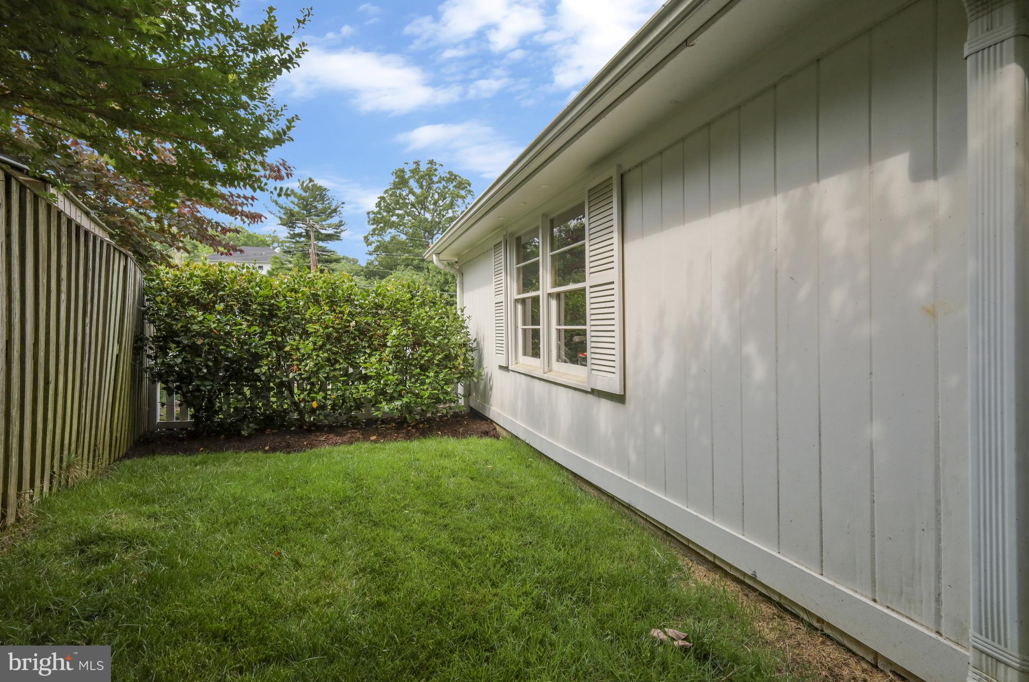 GOLF CLUB MANOR - Residential