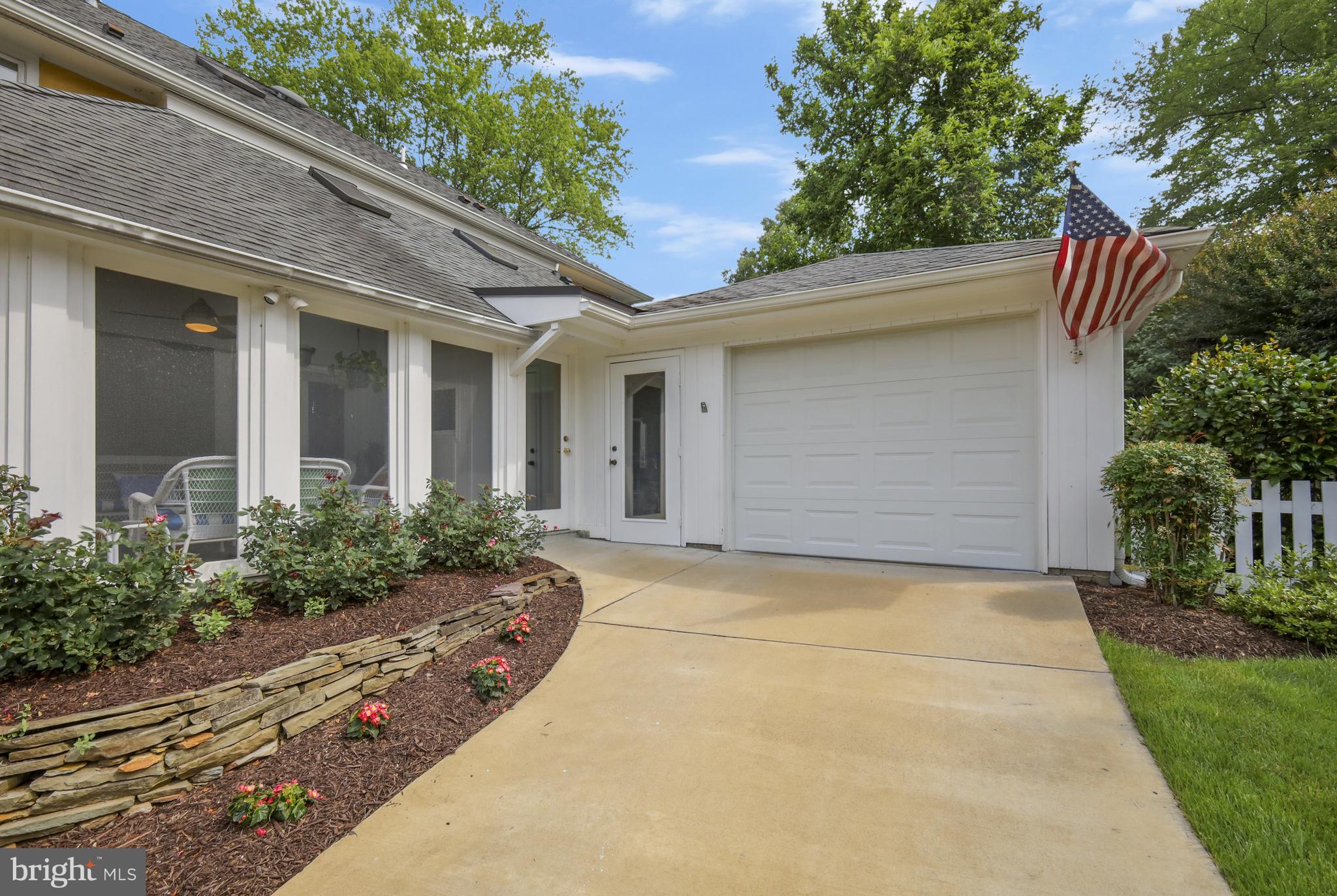 GOLF CLUB MANOR - Residential