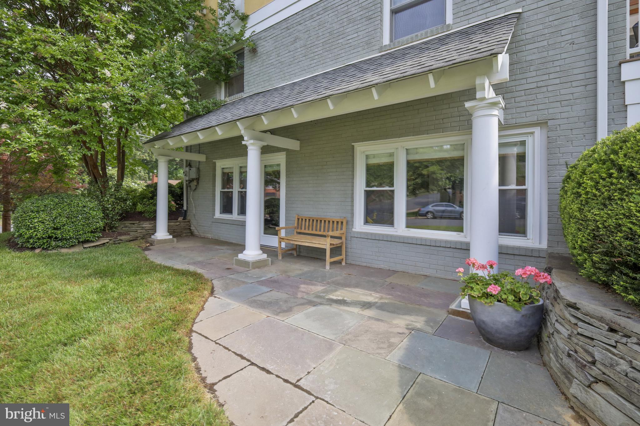 GOLF CLUB MANOR - Residential