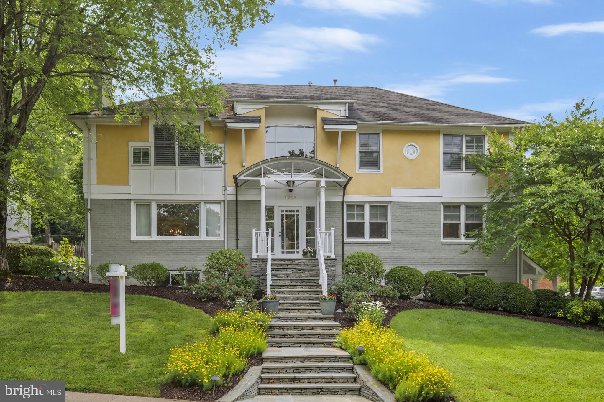 GOLF CLUB MANOR - Residential