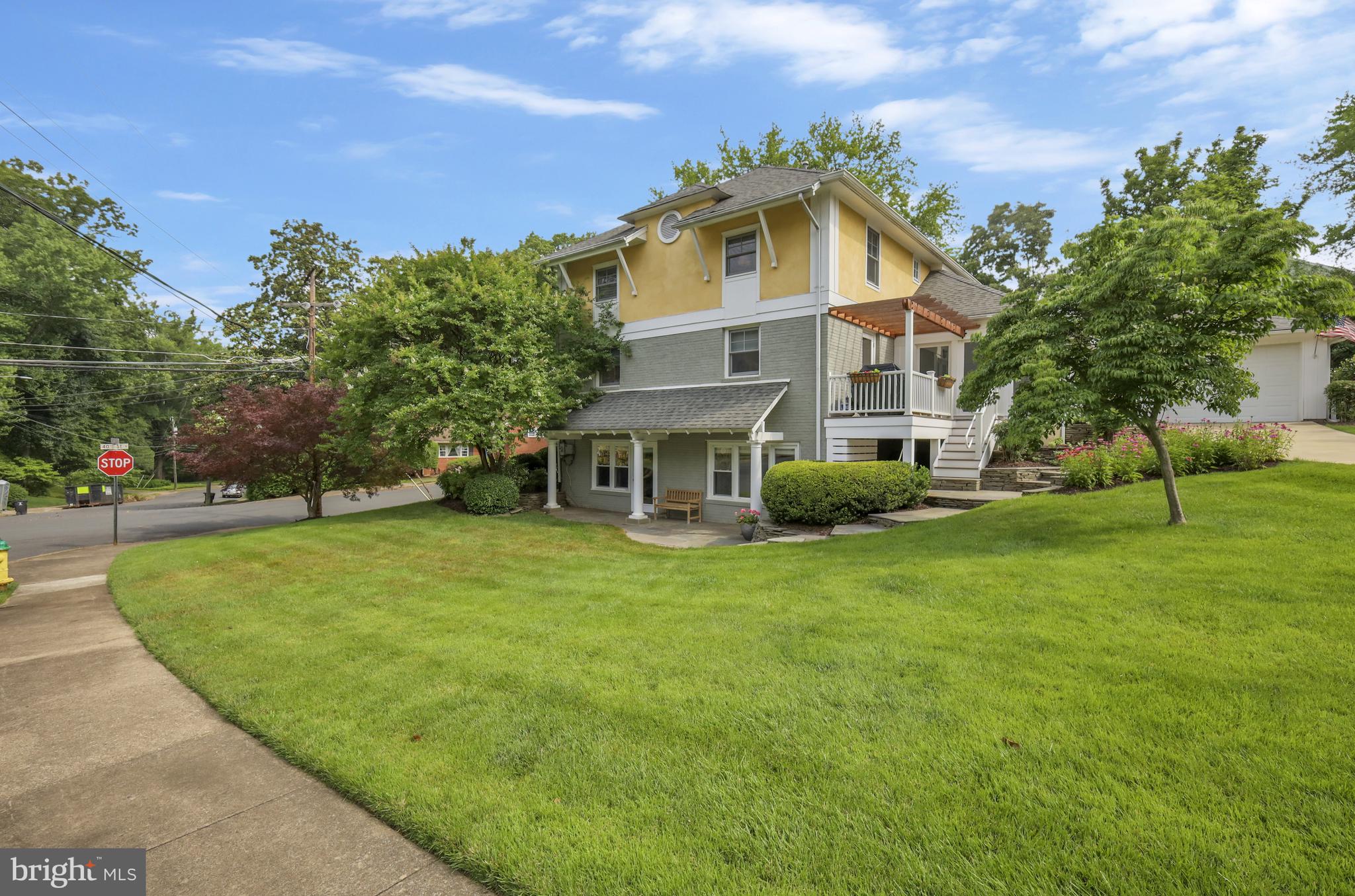 GOLF CLUB MANOR - Residential