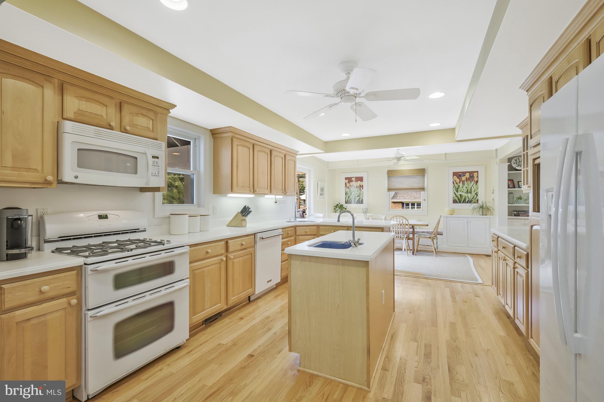 GOLF CLUB MANOR - Residential