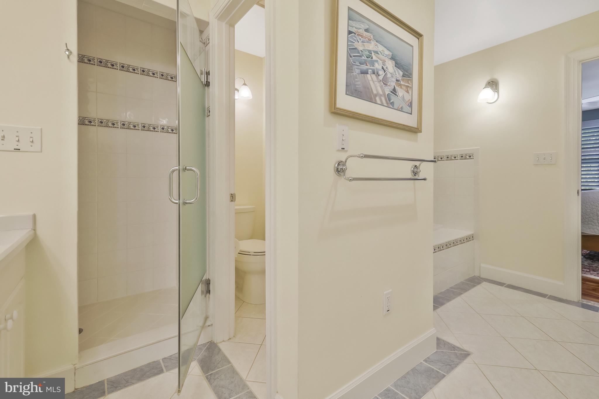 GOLF CLUB MANOR - Residential