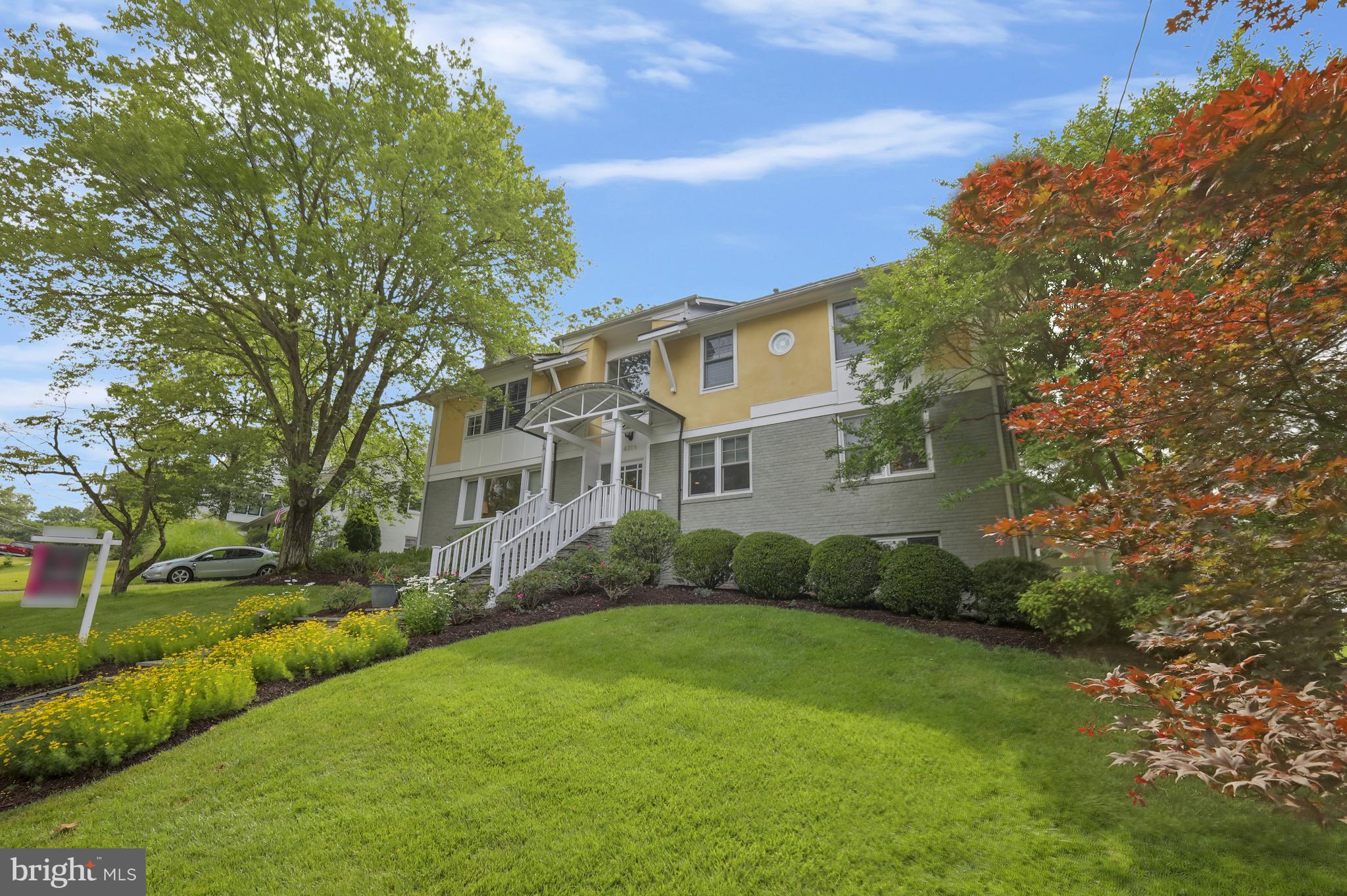 GOLF CLUB MANOR - Residential