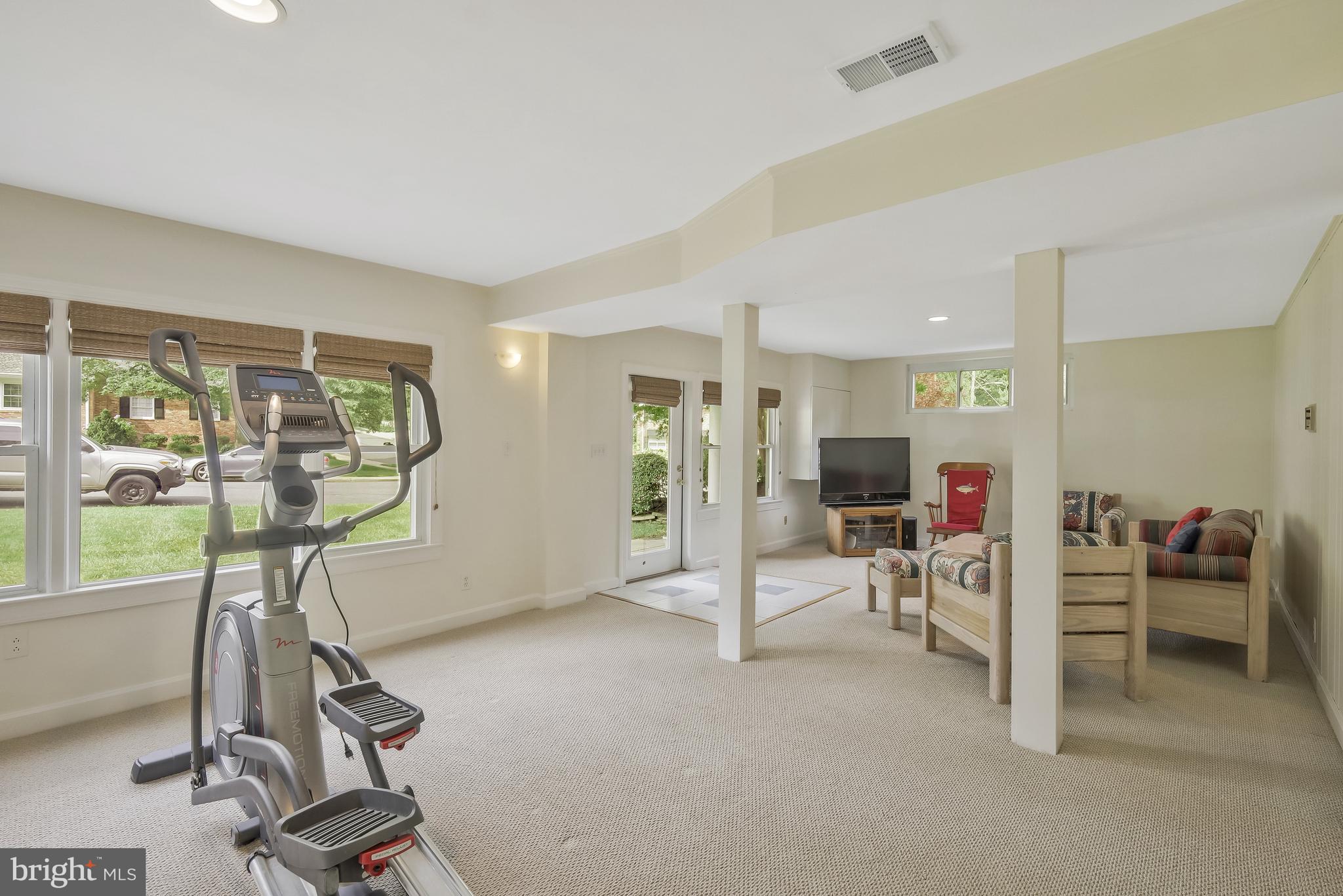 GOLF CLUB MANOR - Residential