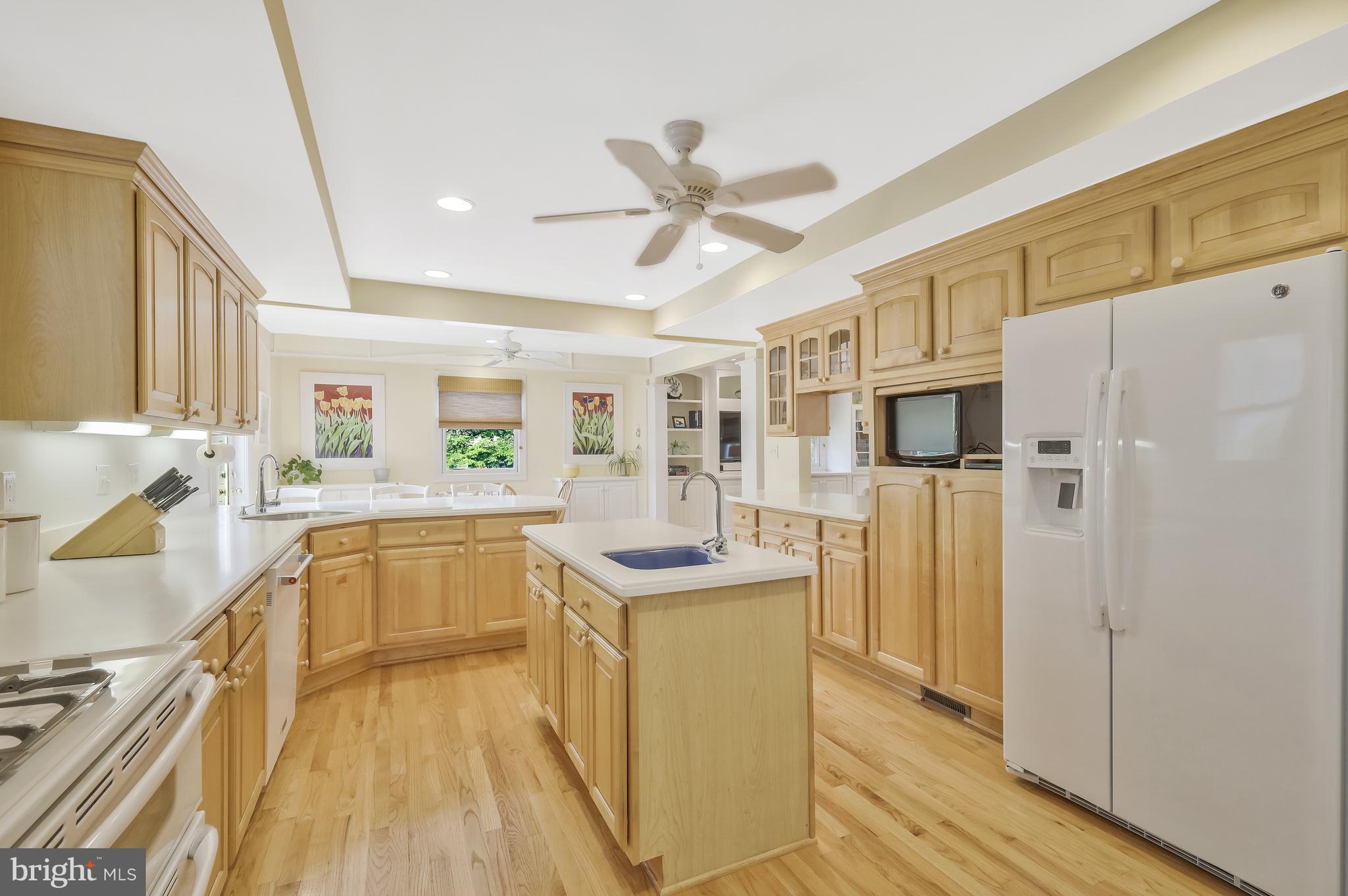 GOLF CLUB MANOR - Residential