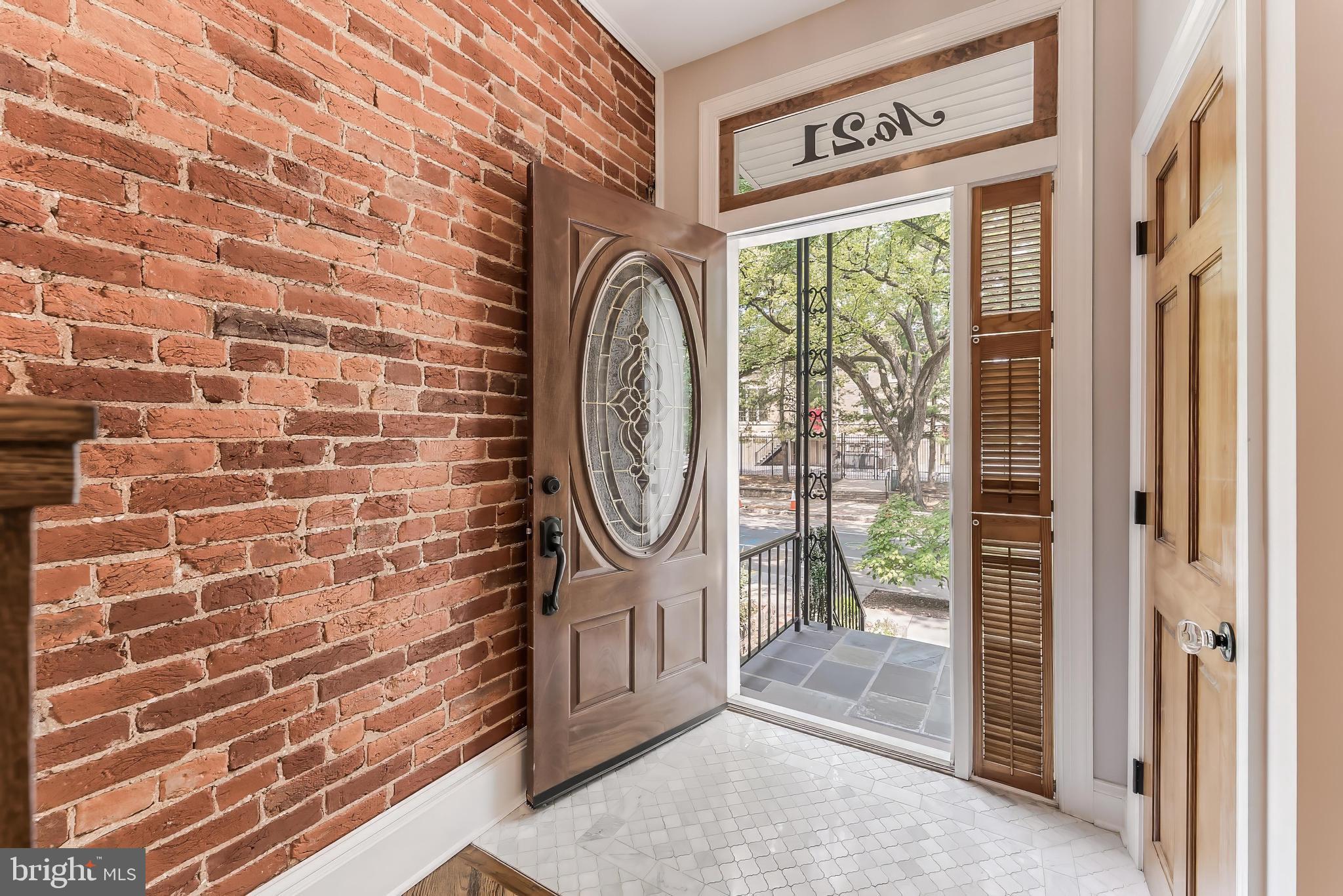 21 15TH STREET SE