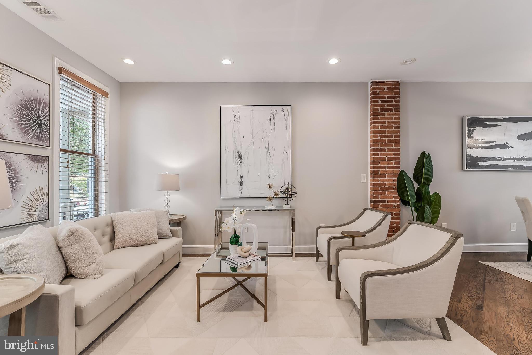 21 15TH STREET SE