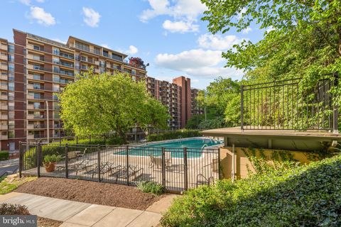Photo of 1300 S Arlington Ridge Road S #314, ARLINGTON, VA 22202 (MLS # VAAR2069510)