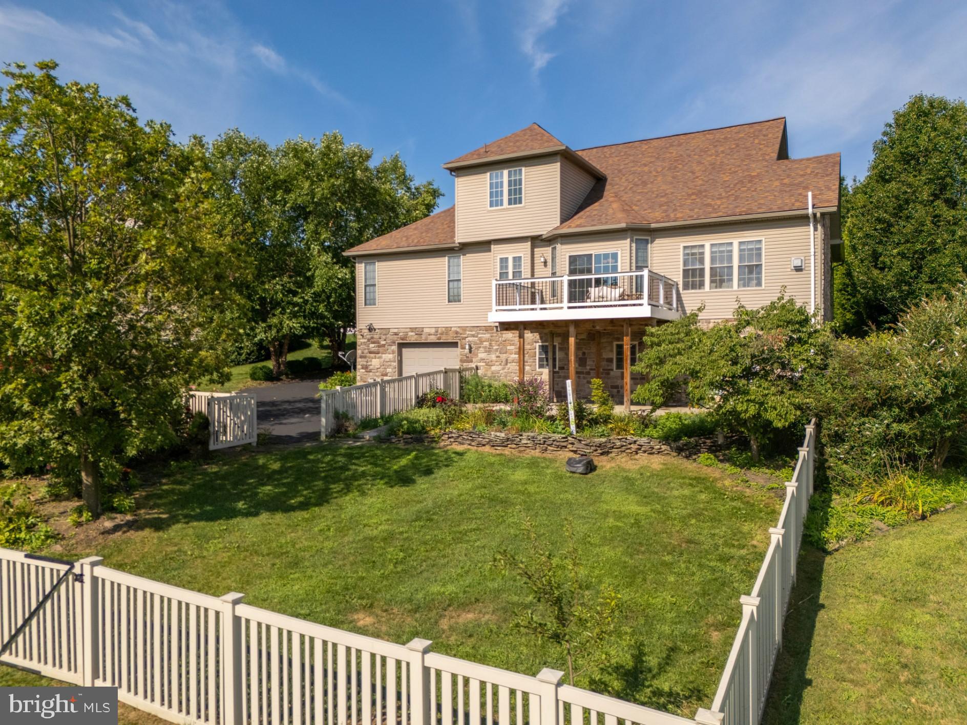 MAJESTIC RIDGE - Residential