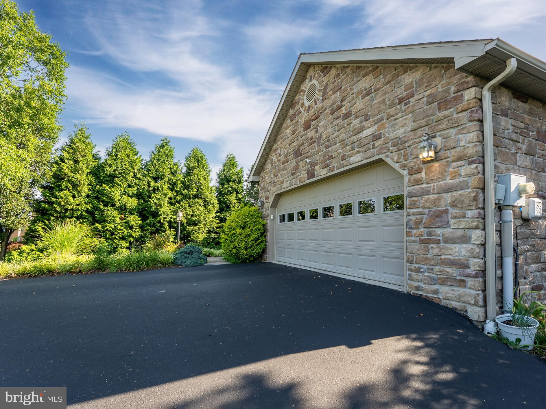 MAJESTIC RIDGE - Residential