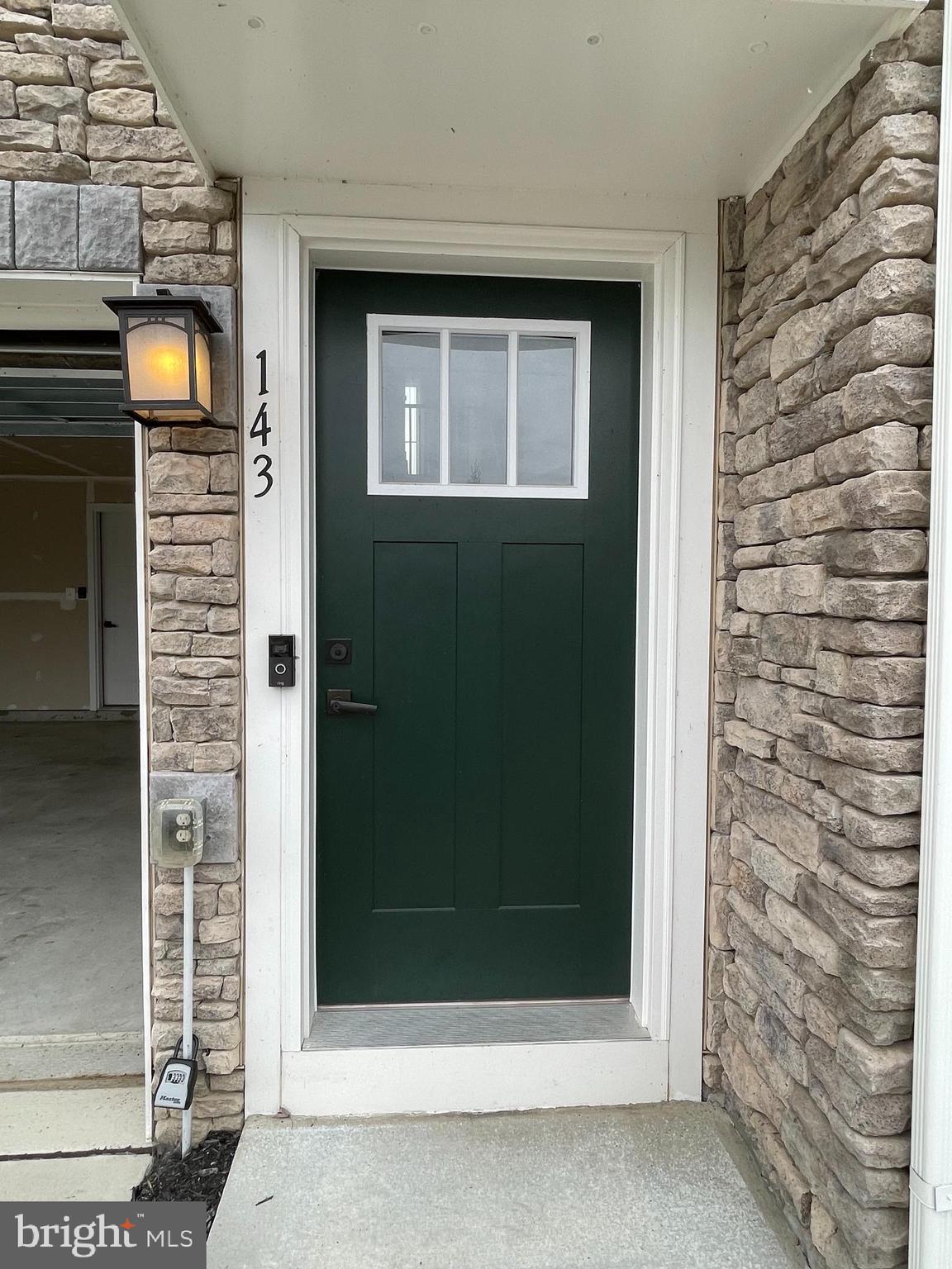 LAKE FREDERICK - Residential Lease