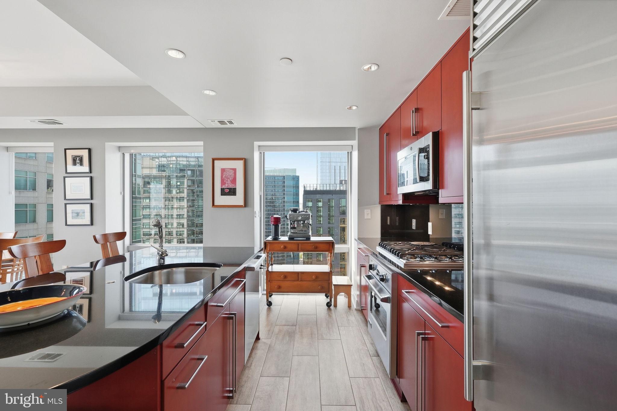 THE WATERVIEW - Residential