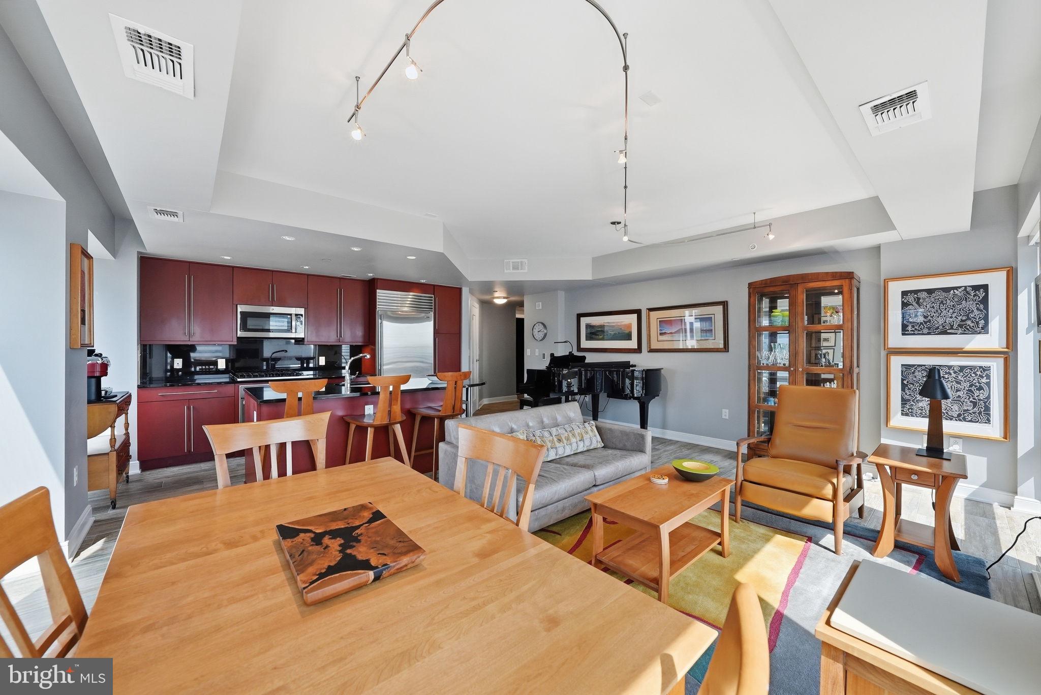 THE WATERVIEW - Residential