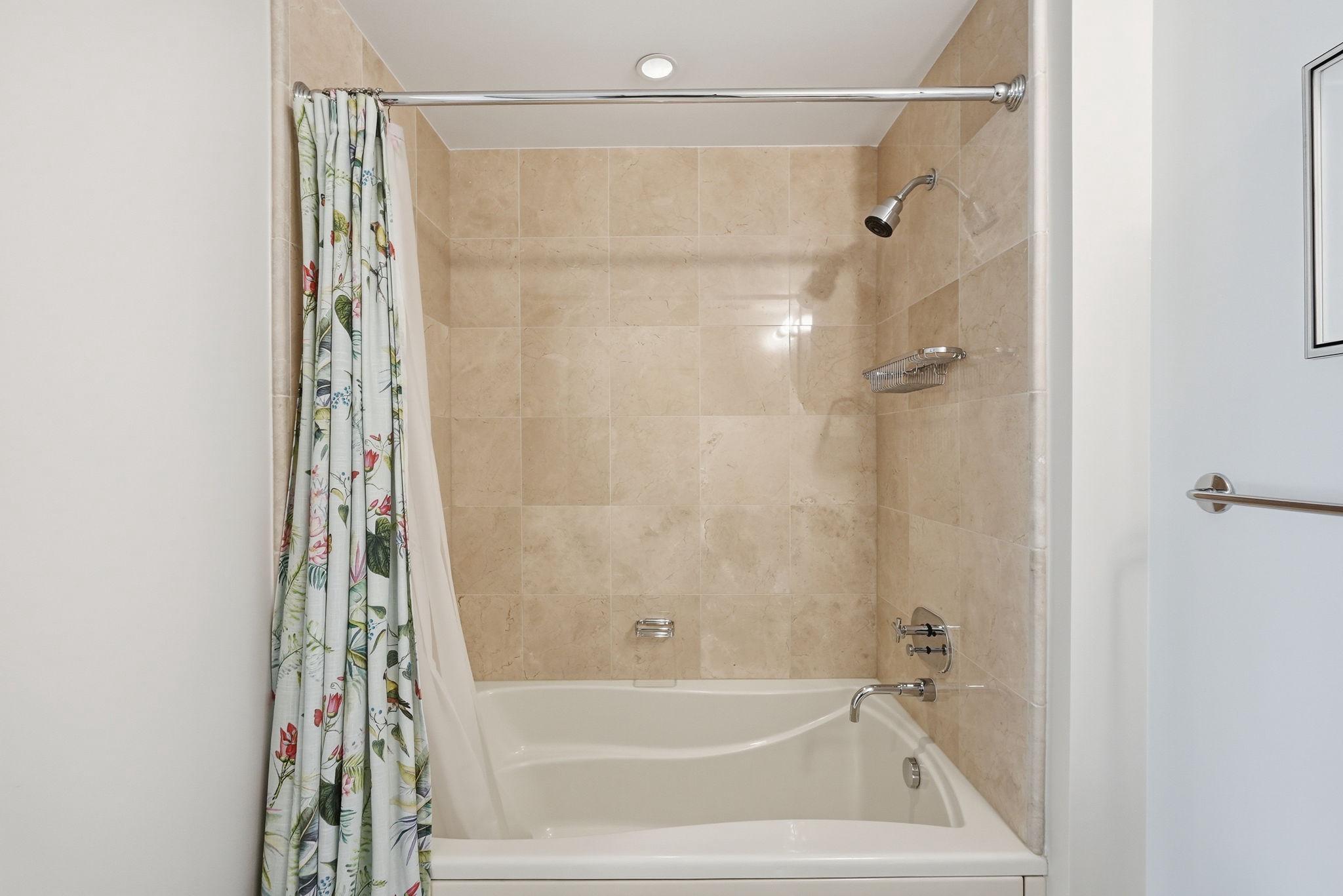 THE WATERVIEW - Residential