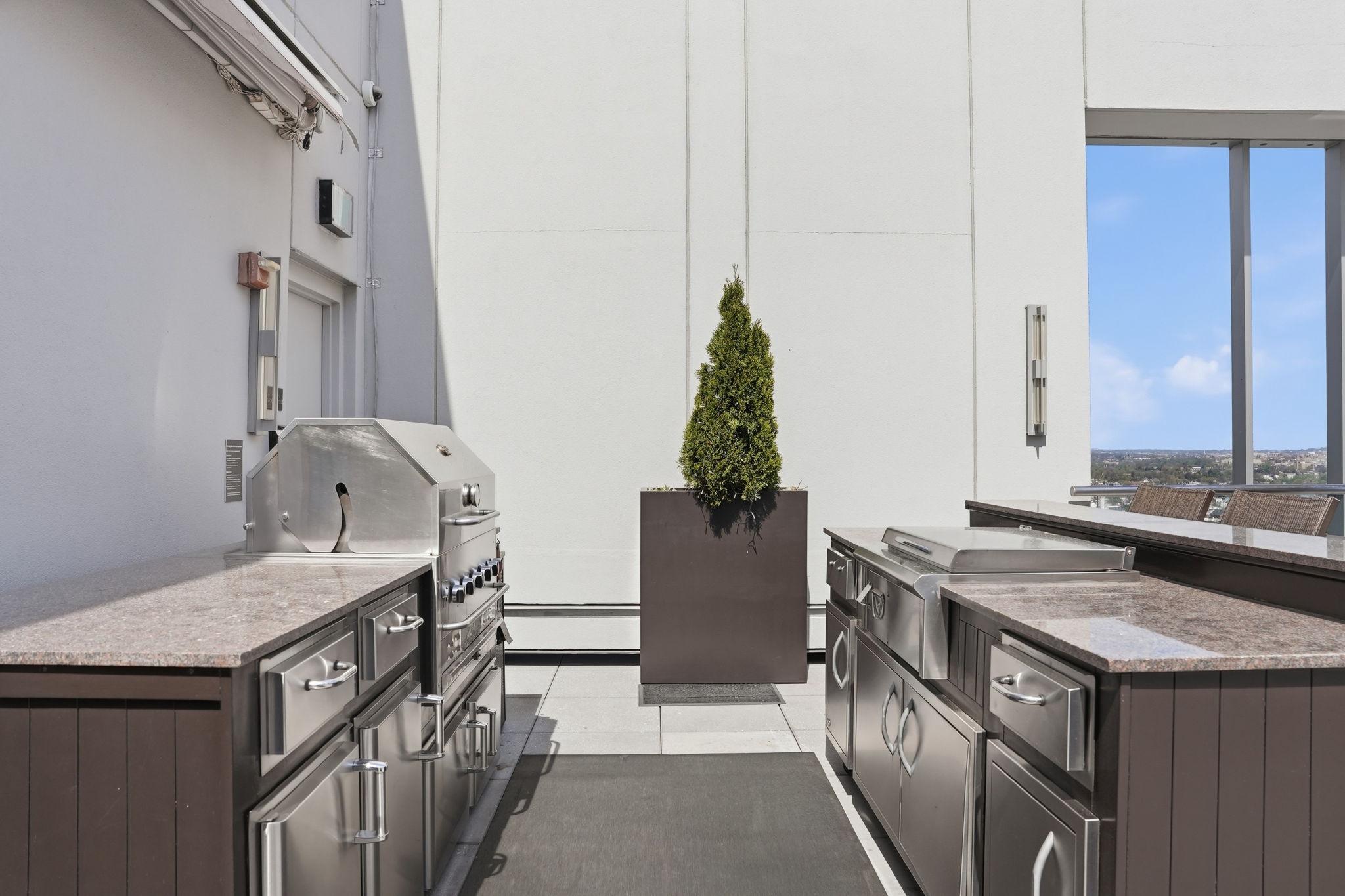 THE WATERVIEW - Residential