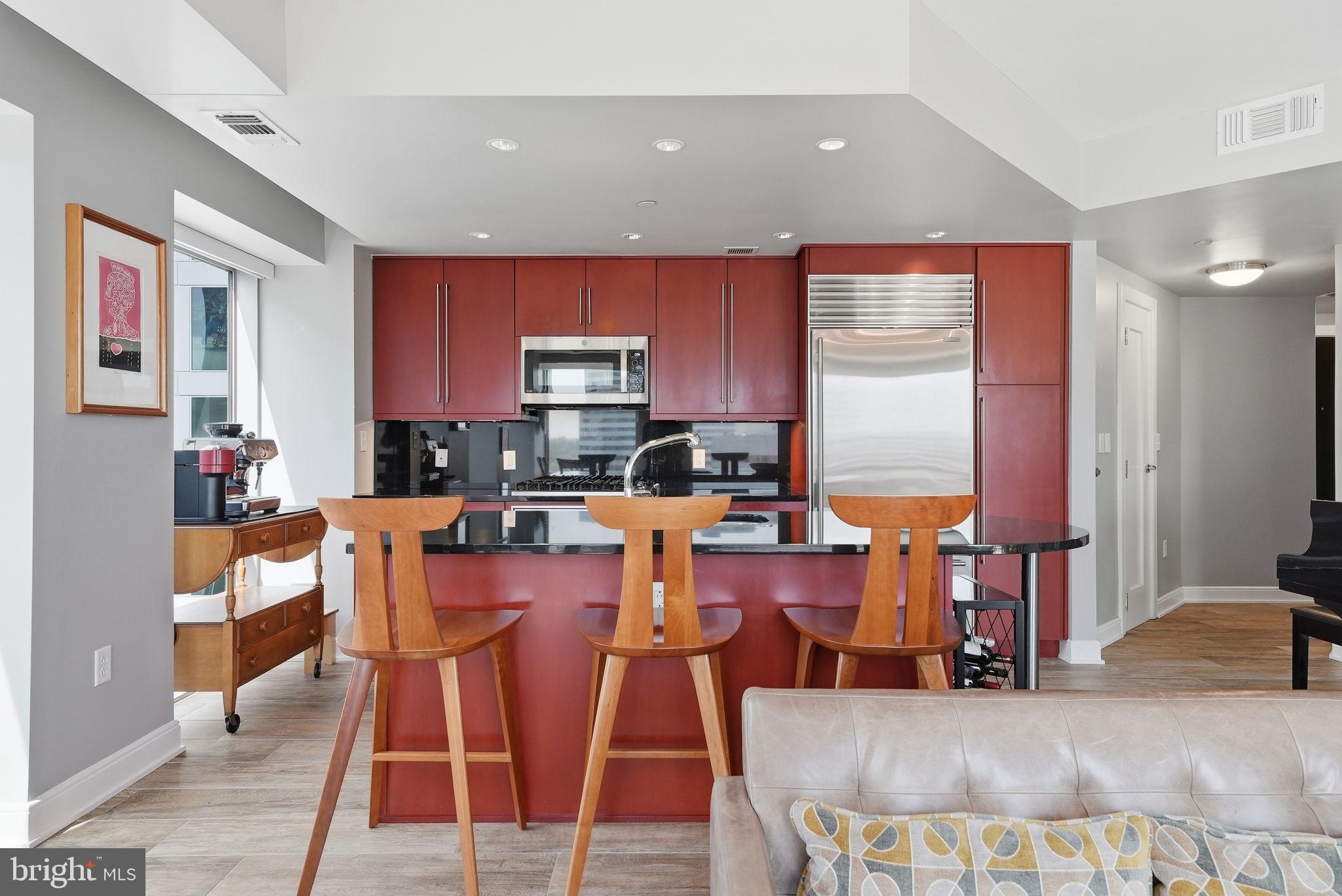 THE WATERVIEW - Residential