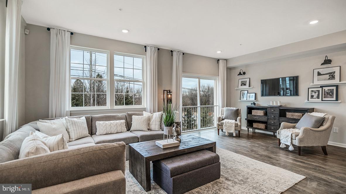 FOGELSVILLE - Residential