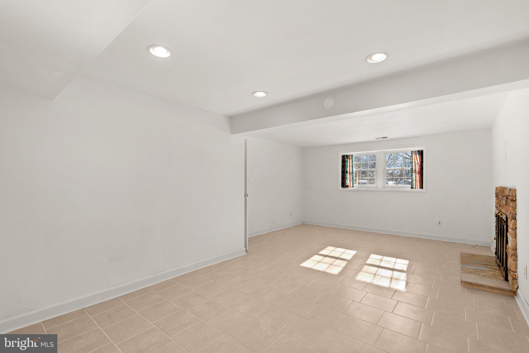 VILLAGE OF LONG REACH - Residential