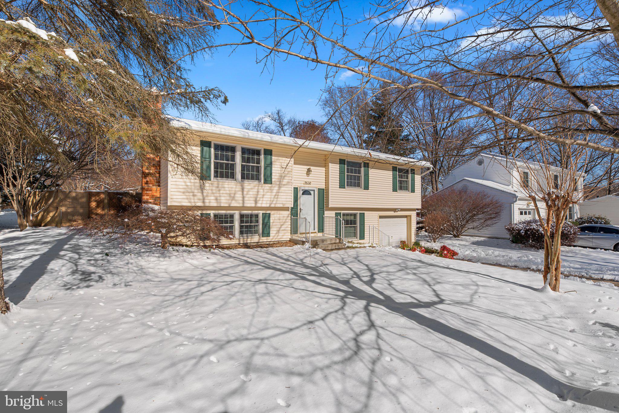 VILLAGE OF LONG REACH - Residential