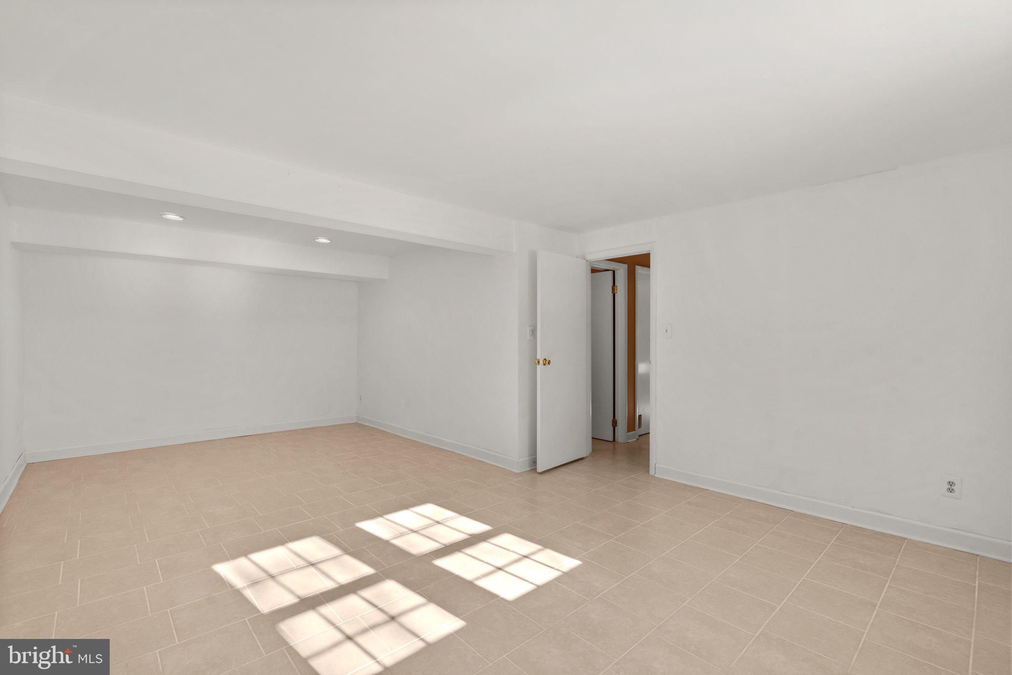 VILLAGE OF LONG REACH - Residential