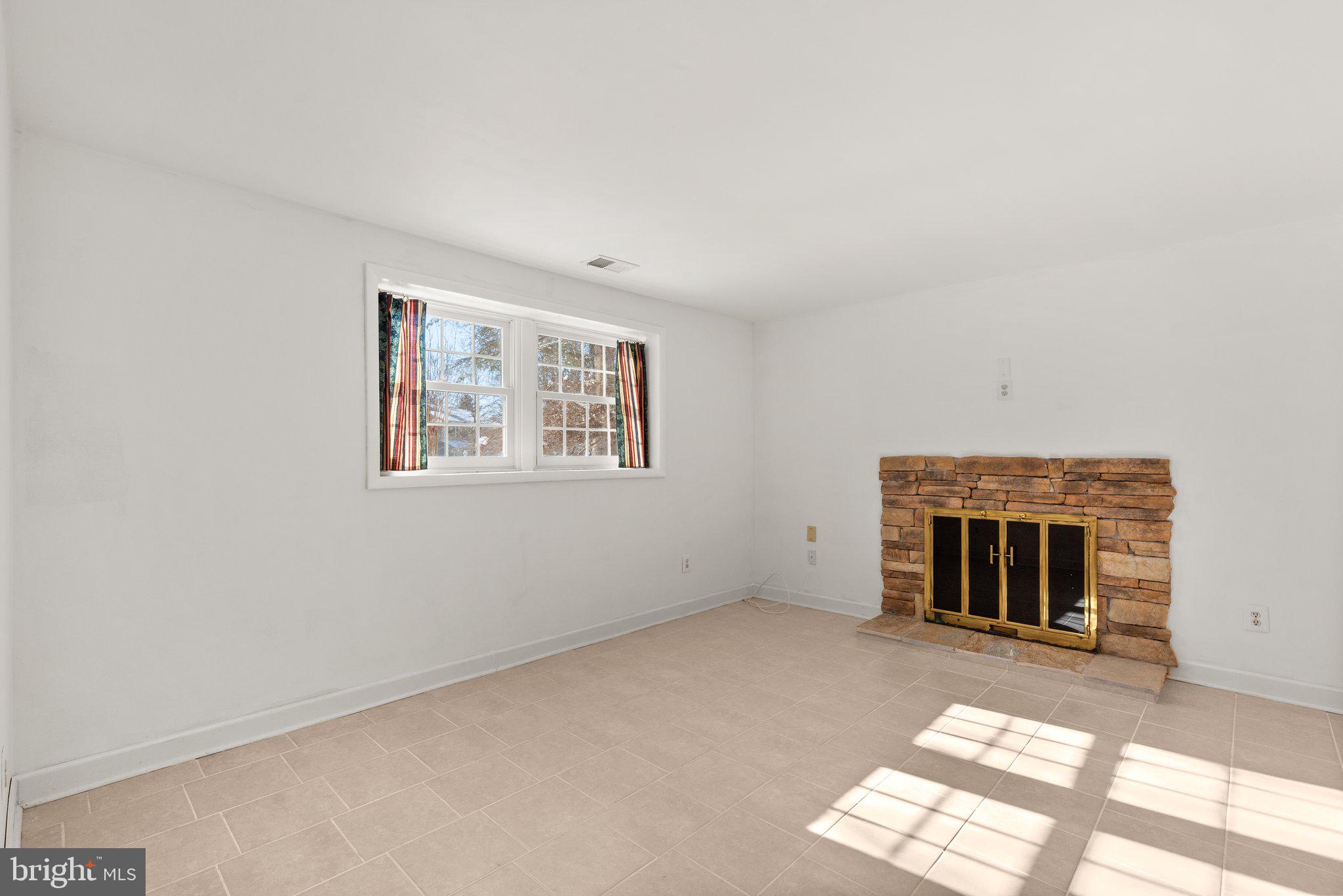 VILLAGE OF LONG REACH - Residential