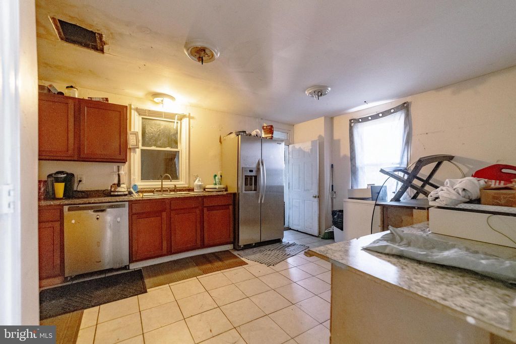 Photo of 801 Maryland Avenue, HAGERSTOWN, MD 21740 (MLS # MDWA2032354)