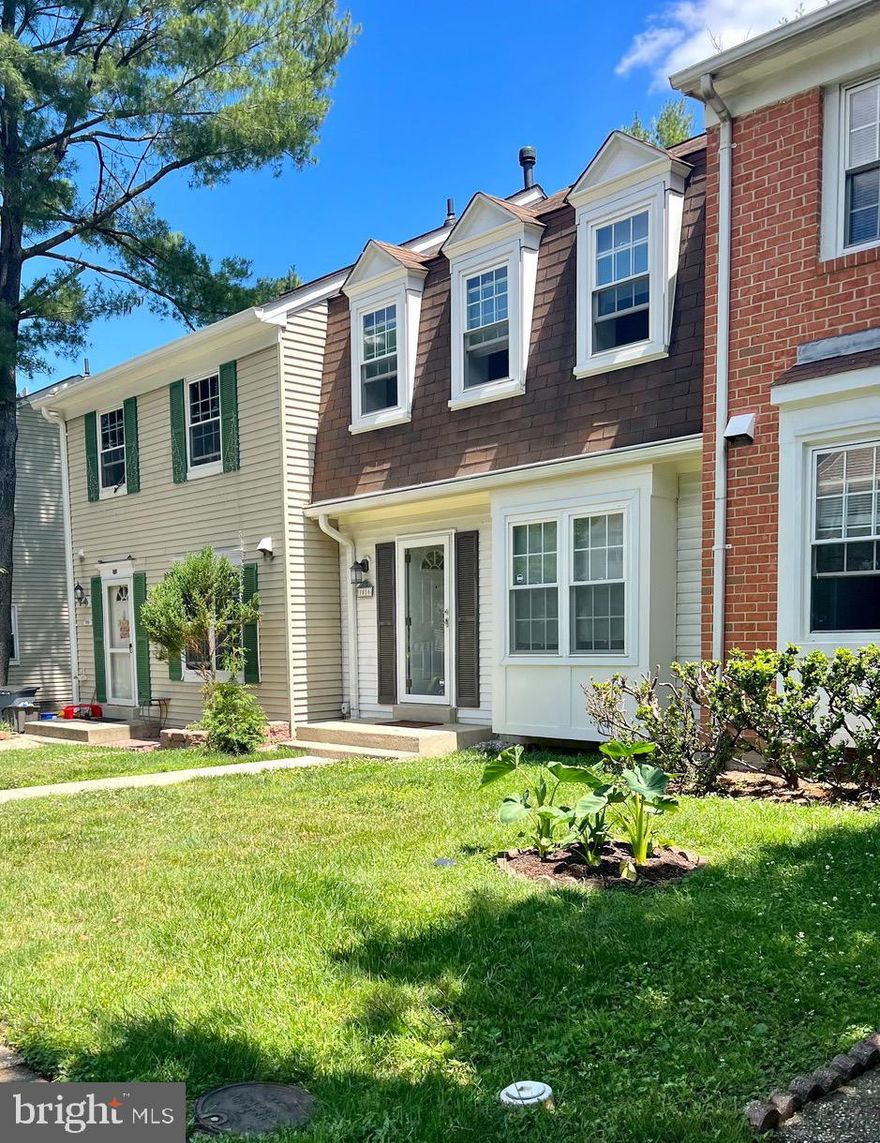 Move-in ready townhome in sought after Hungerford neighborhood. Three spacious and finished levels include 3 bedrooms and 3.5 bathrooms. This home features hardwood floors on the main and upper levels, gas range in the kitchen and a lower level with a large rec room that leads to a beautiful fenced in backyard. Great location! Walking distance to shops, Rockville Metro and Rockville Town Center. 

Owner requires good credit and proof of renter's insurance prior to occupancy. 

No pets and no commercial vehicles overnight.