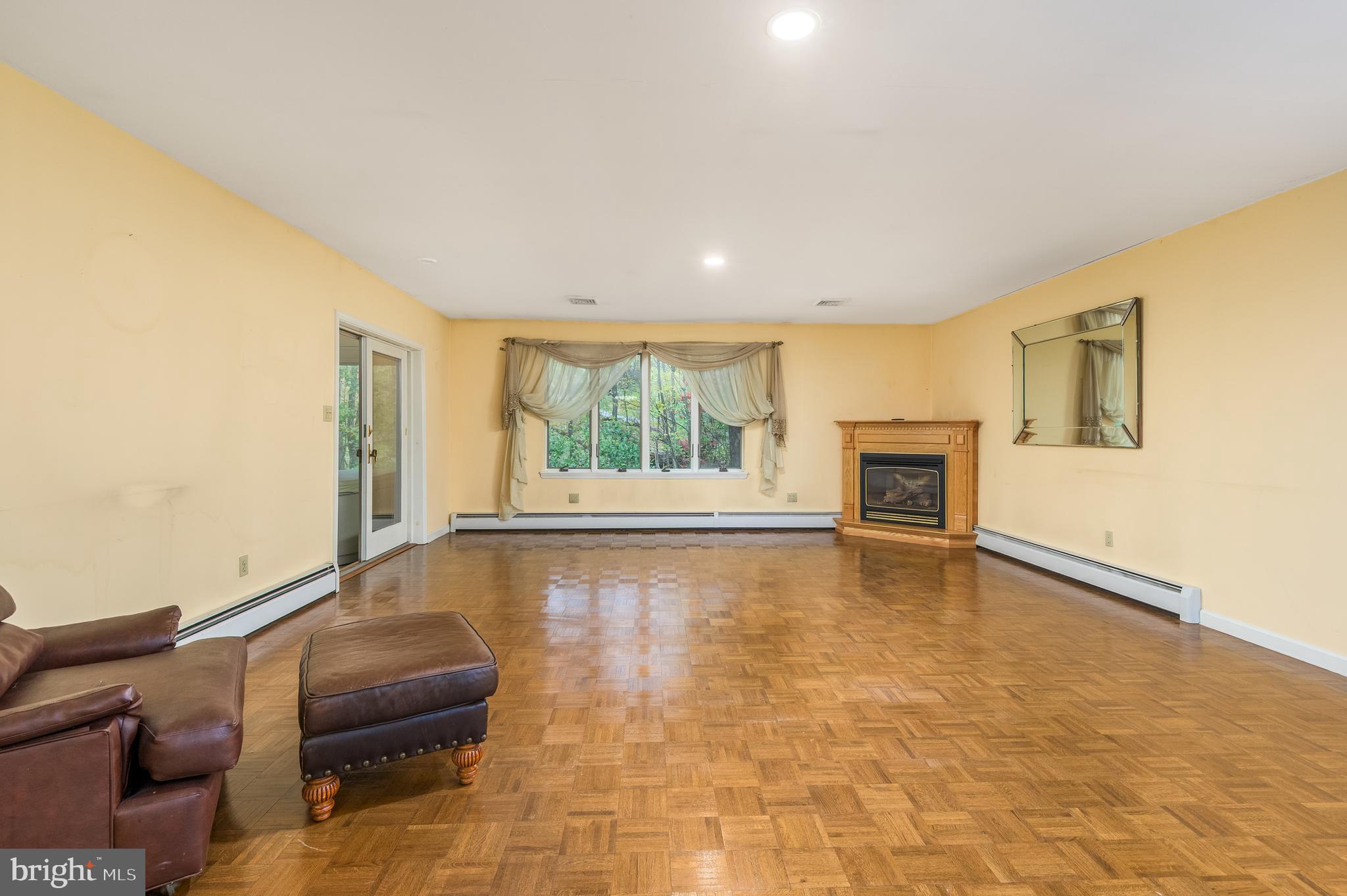 EAGLES LANDING - Residential