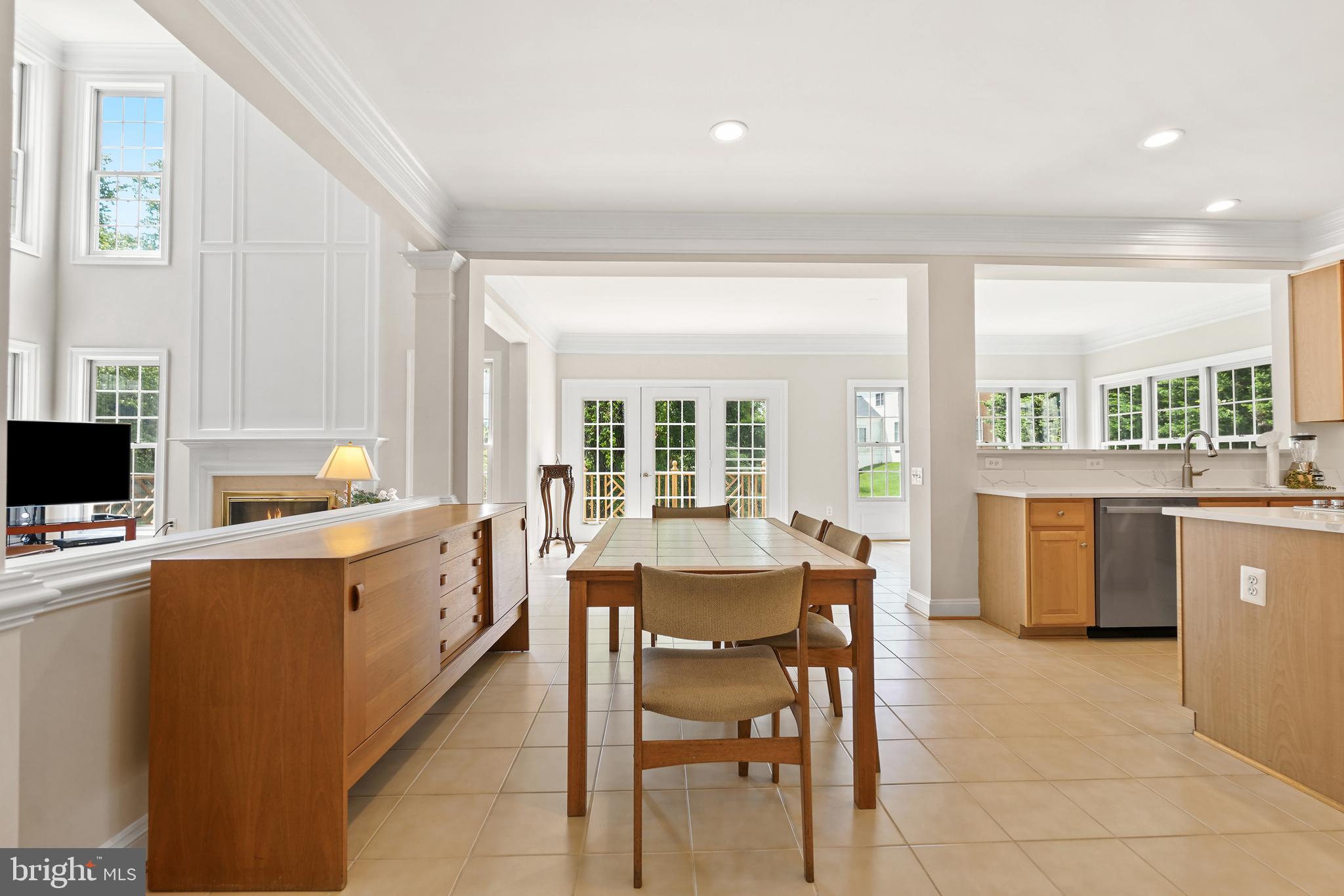 PT ROCKVILLE OUT RES 3 - Residential