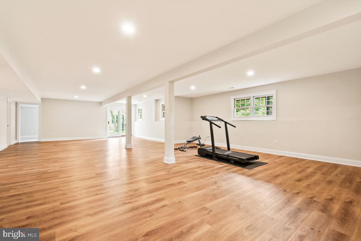 PT ROCKVILLE OUT RES 3 - Residential