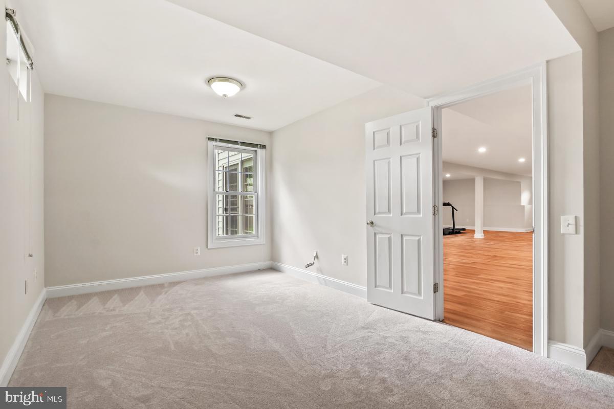 PT ROCKVILLE OUT RES 3 - Residential