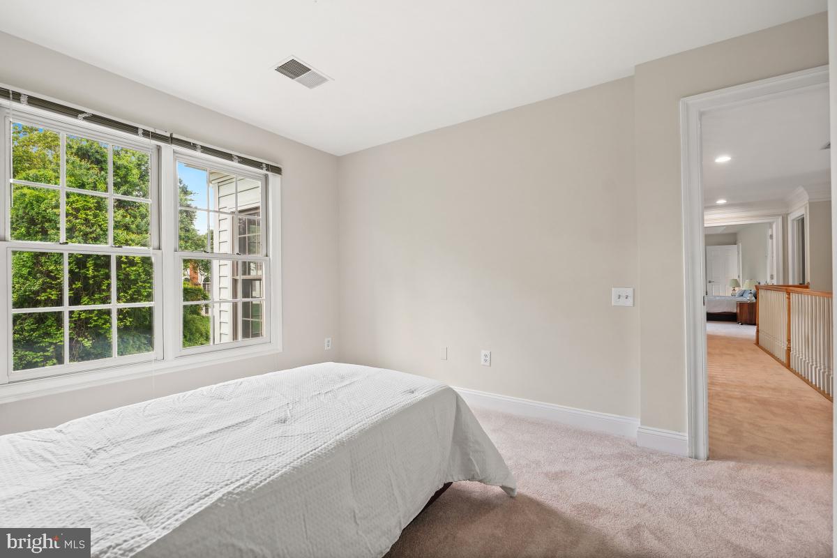 PT ROCKVILLE OUT RES 3 - Residential