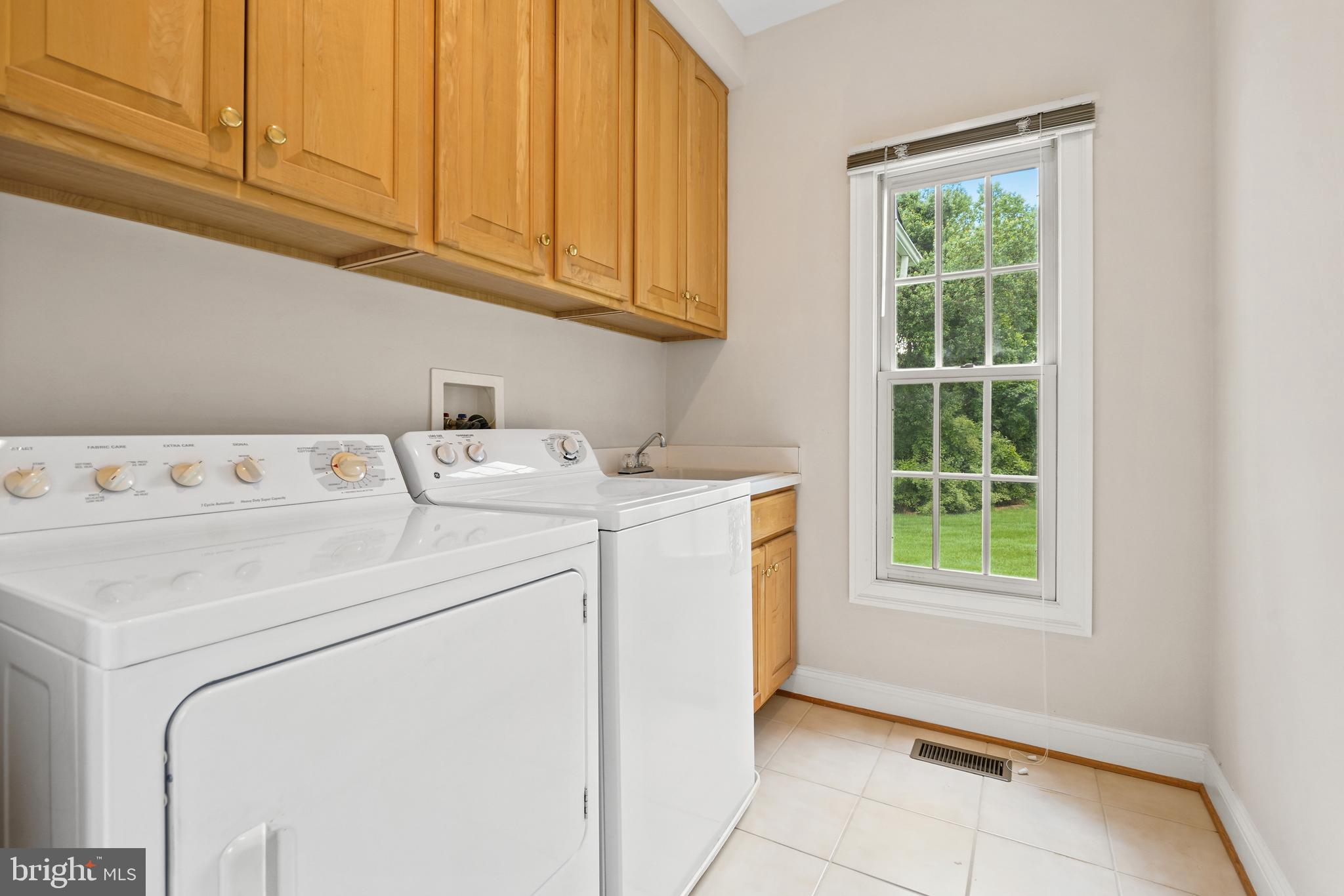 PT ROCKVILLE OUT RES 3 - Residential