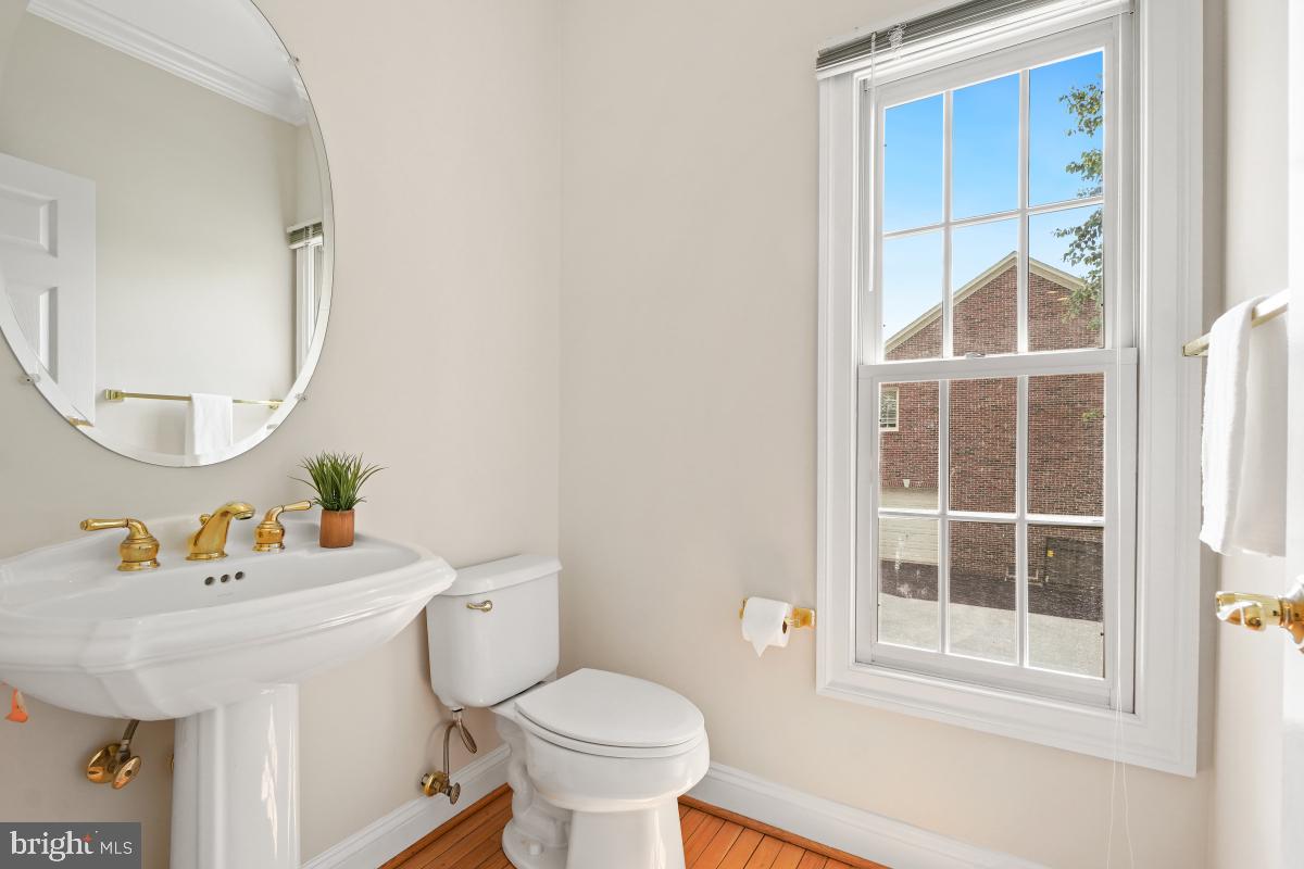 PT ROCKVILLE OUT RES 3 - Residential