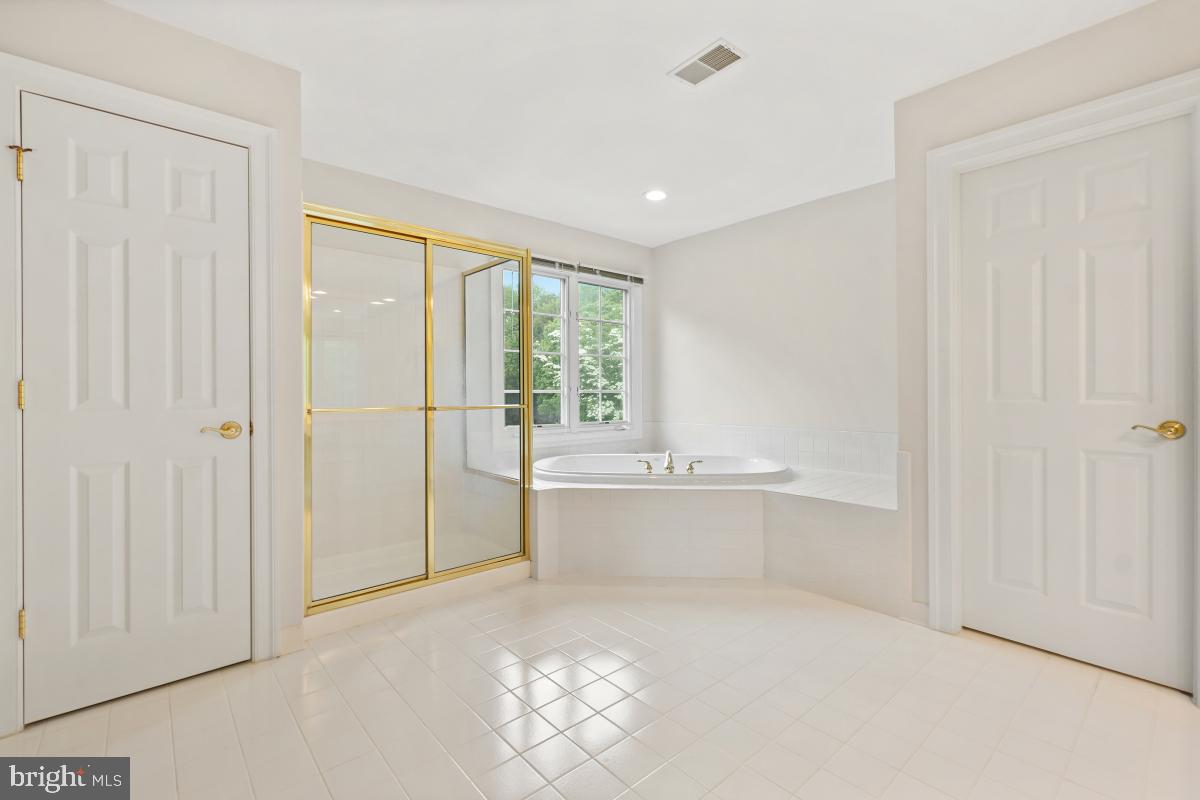 PT ROCKVILLE OUT RES 3 - Residential