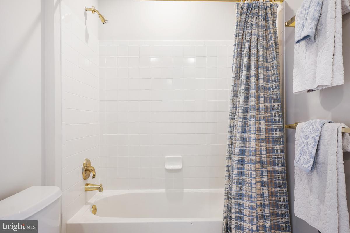 PT ROCKVILLE OUT RES 3 - Residential