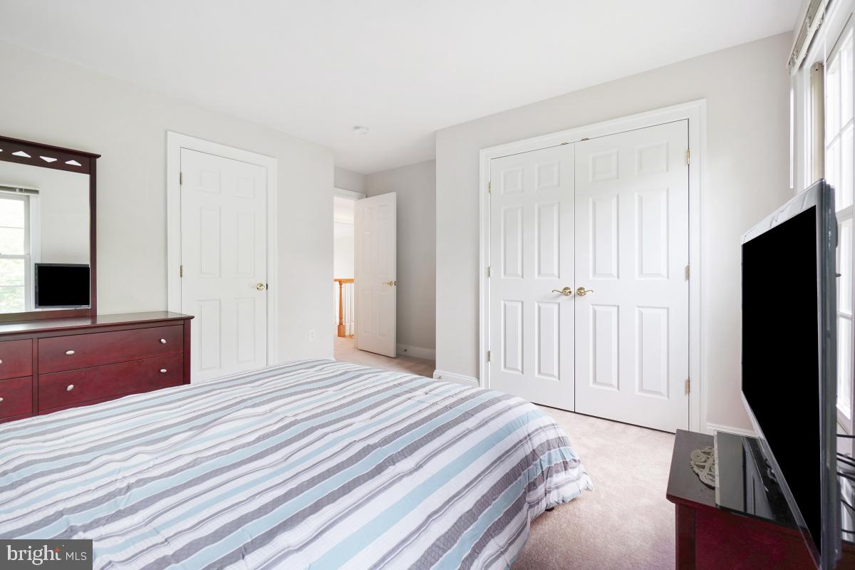 PT ROCKVILLE OUT RES 3 - Residential