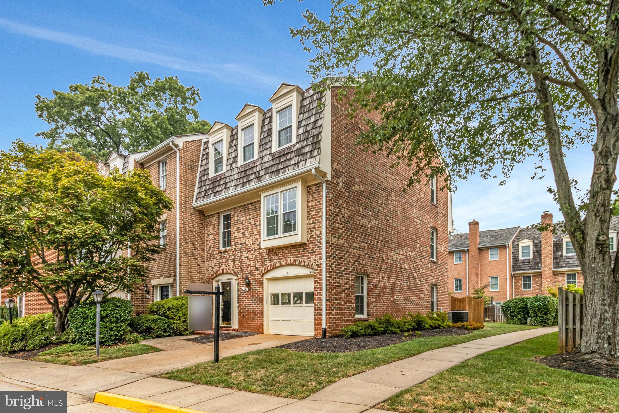 2943 OAKBOROUGH SQUARE