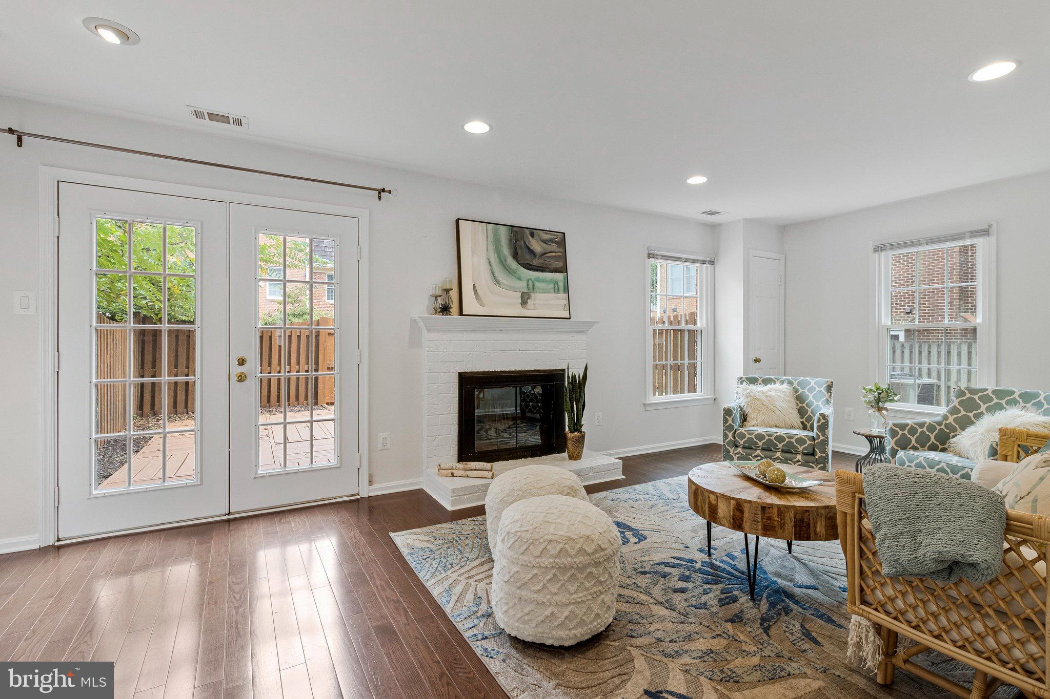 2943 OAKBOROUGH SQUARE