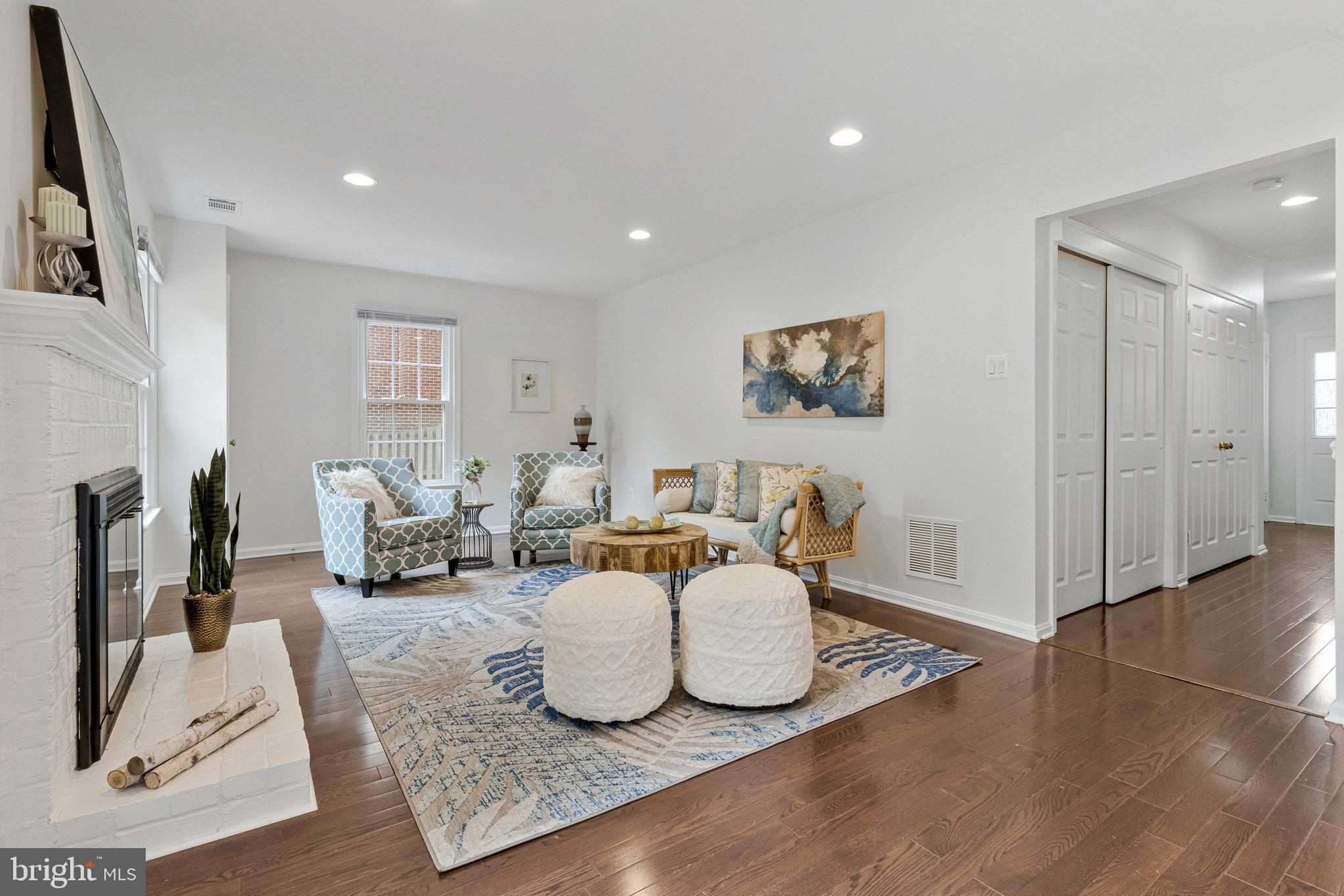 2943 OAKBOROUGH SQUARE