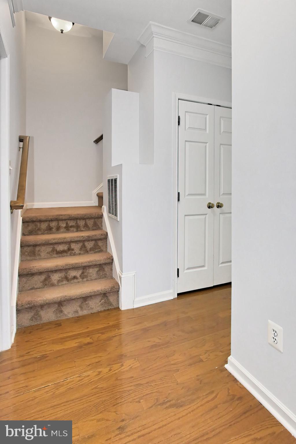 SOUTH RIDING - Residential Lease