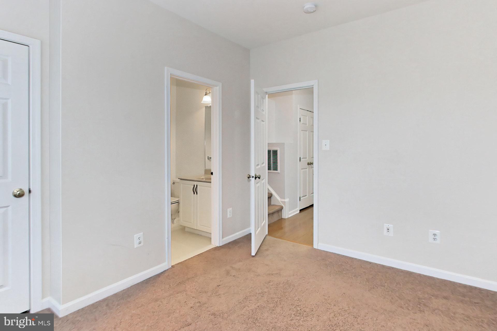 SOUTH RIDING - Residential Lease