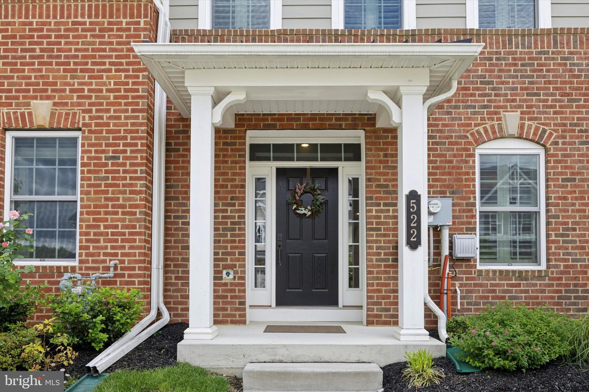 522 CLIFF LANE