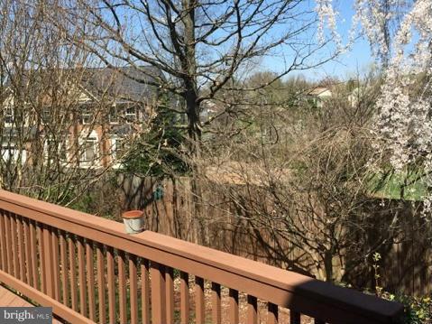 LEE MANOR - Residential